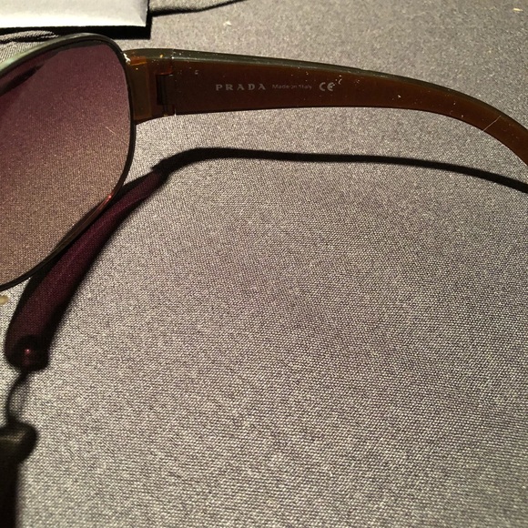 Prada sunglasses - Picture 4 of 7